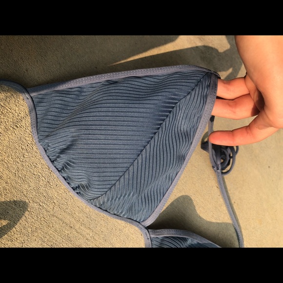 Blue triangle top - Picture 2 of 3